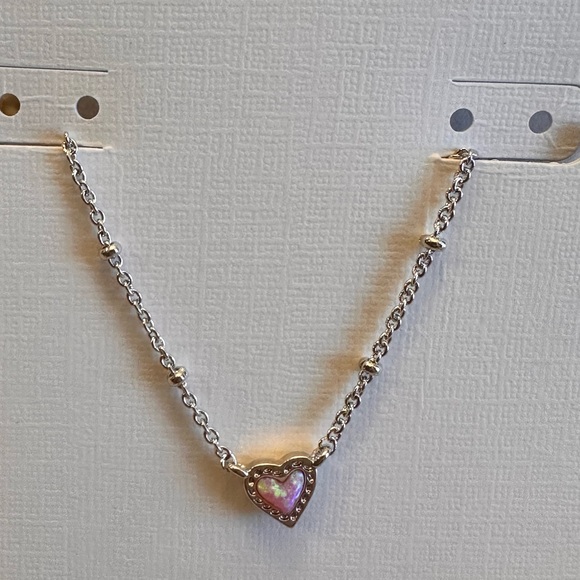 NWT Kendra Scott Mini Ari Heart Silver Necklace in Bubblegum Pink Kyocera‎ Opal